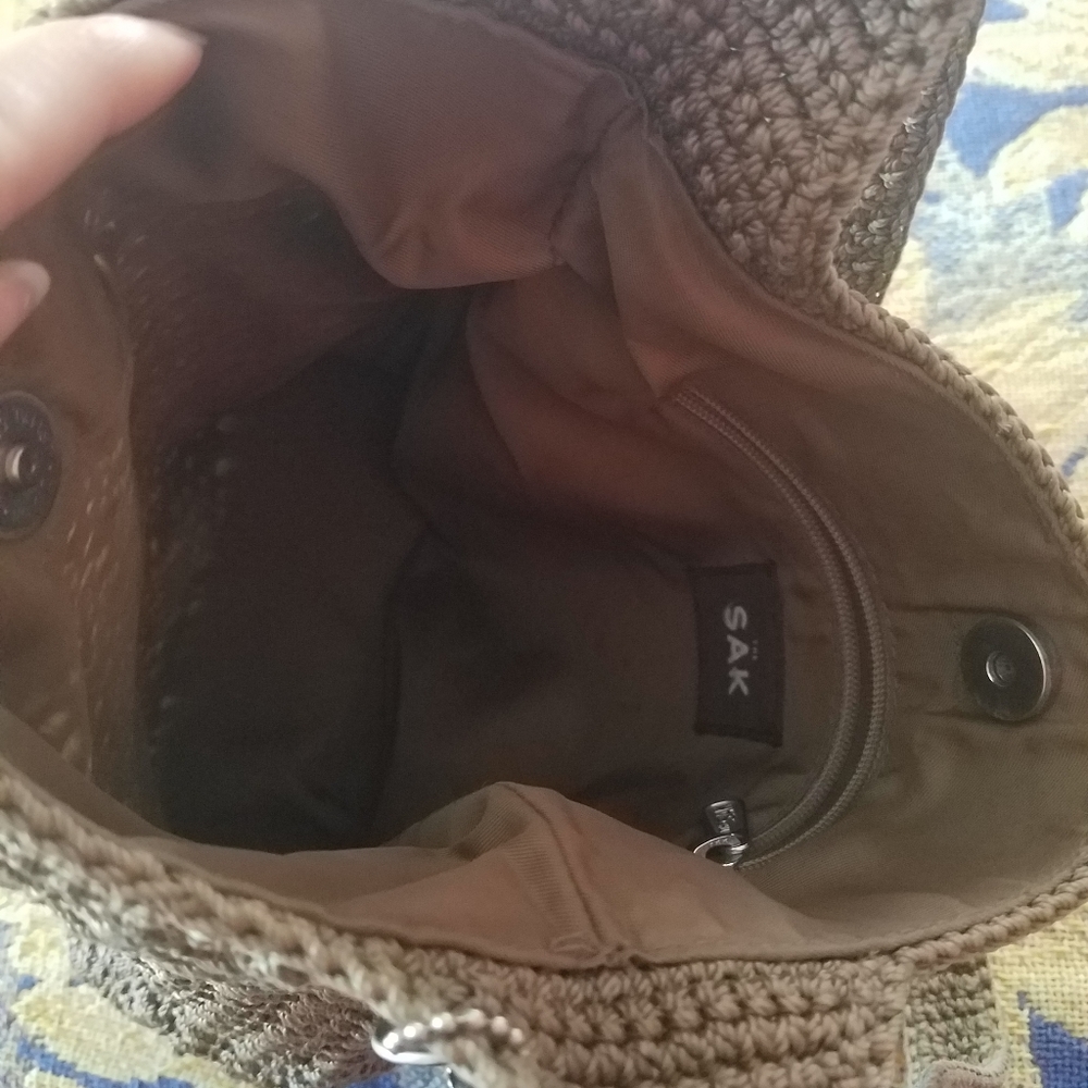 Tan Sak Purse - Picture 6 of 6